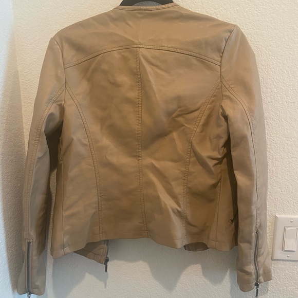 Tan faux leather Bernardo motorcycle jacket Size: Small - Picture 2 of 4